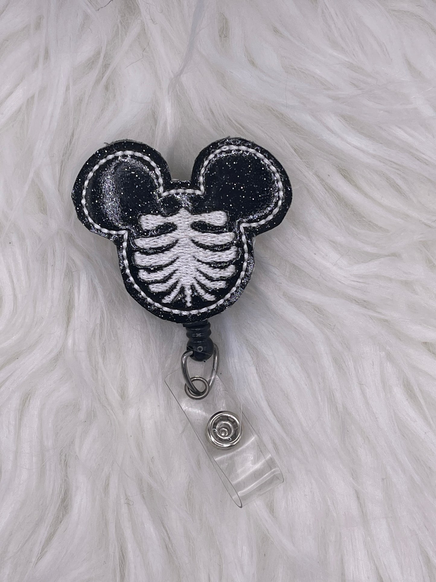 Mickey Mouse Head with Ribs Badge Reel